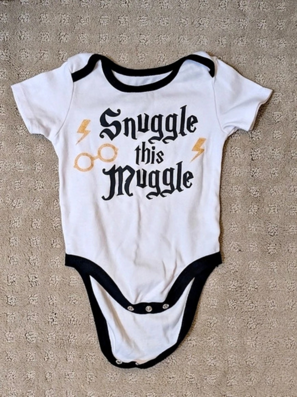 Graphic Short Sleeve Bodysuit in White & Black Like New